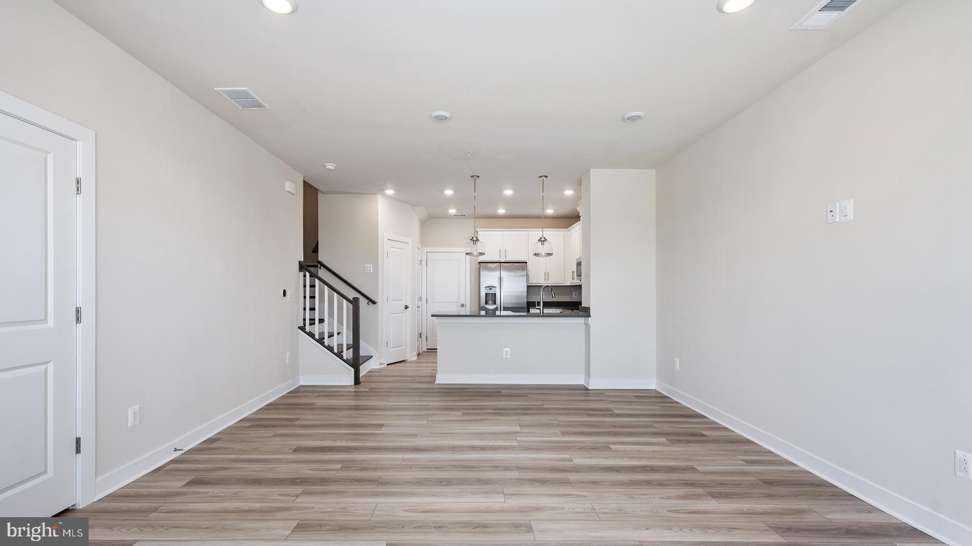 ONE LOUDOUN - Residential