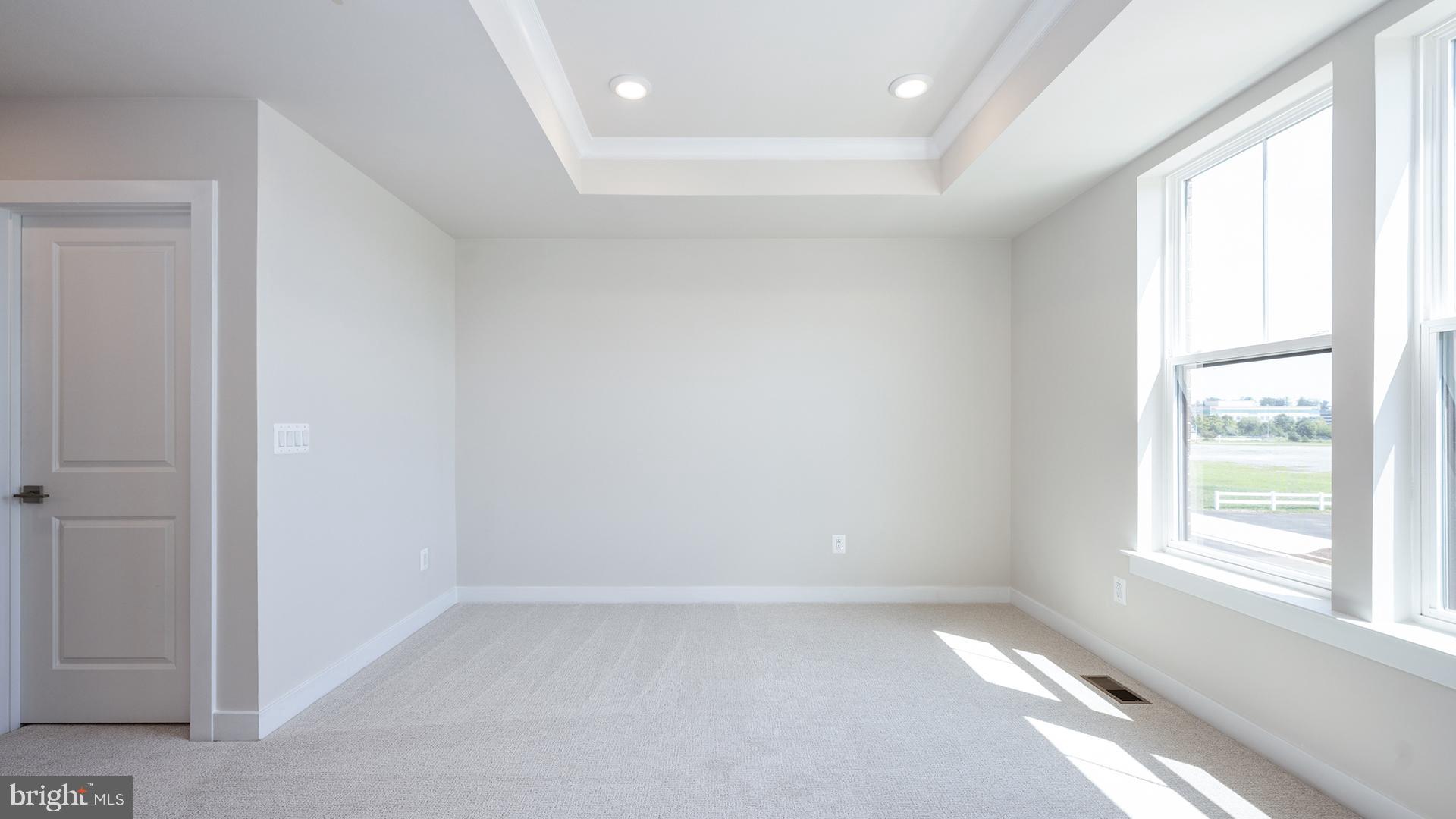 ONE LOUDOUN - Residential