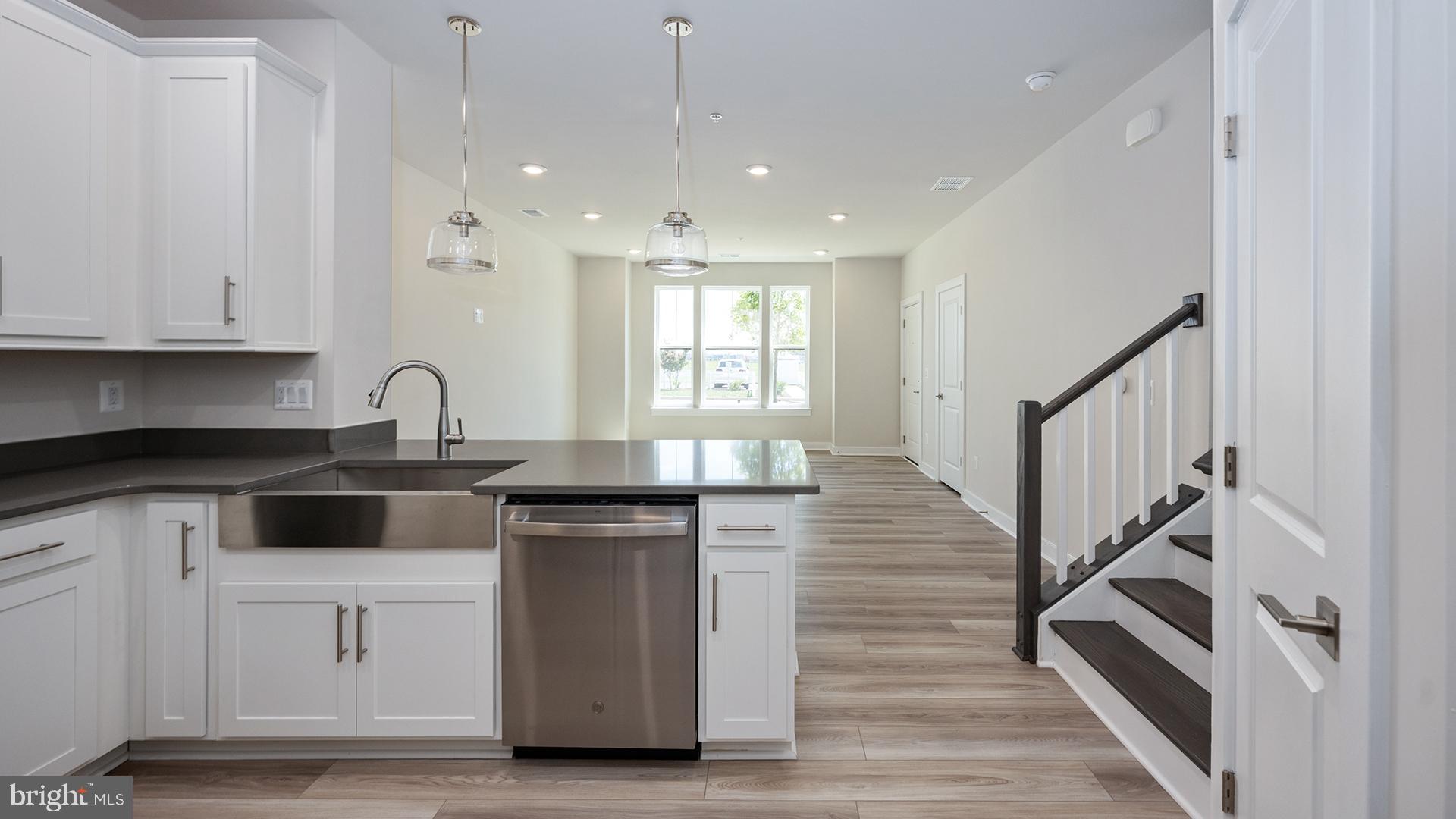 ONE LOUDOUN - Residential