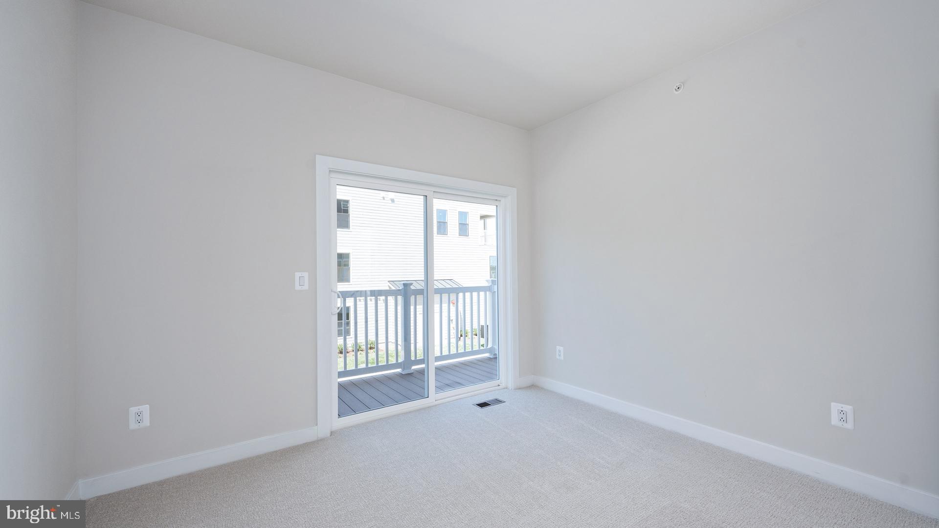 ONE LOUDOUN - Residential