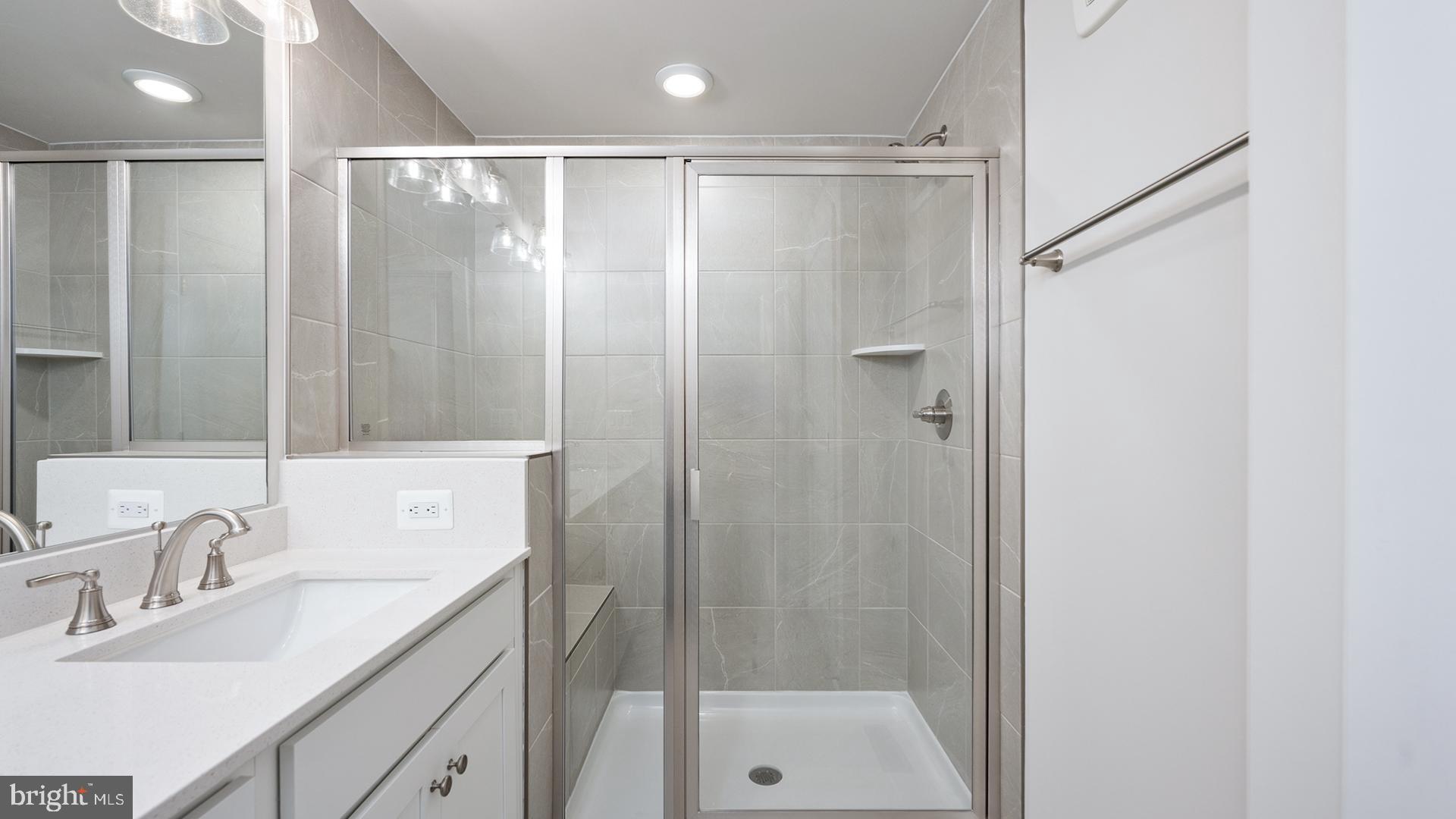 ONE LOUDOUN - Residential