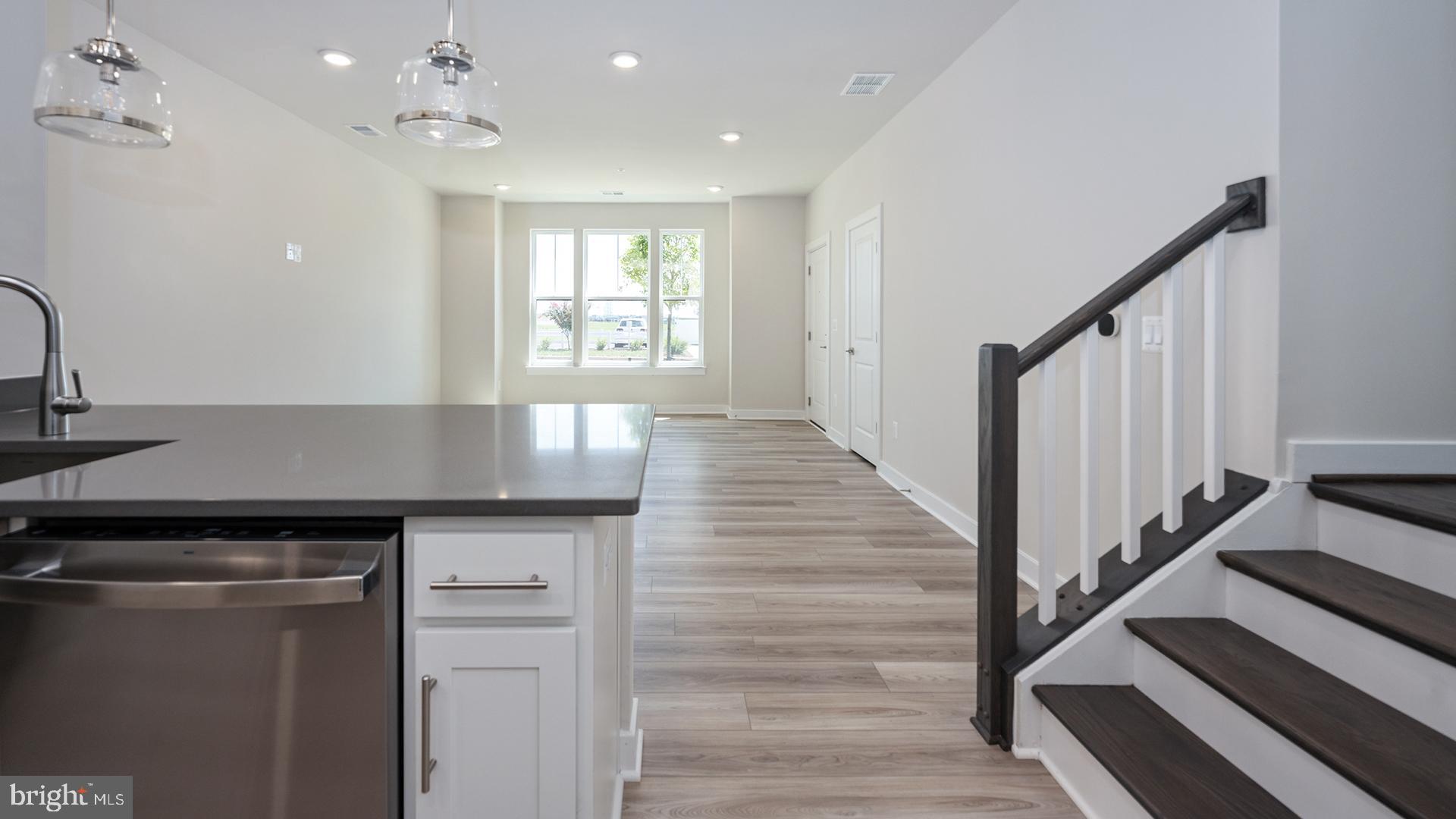 ONE LOUDOUN - Residential