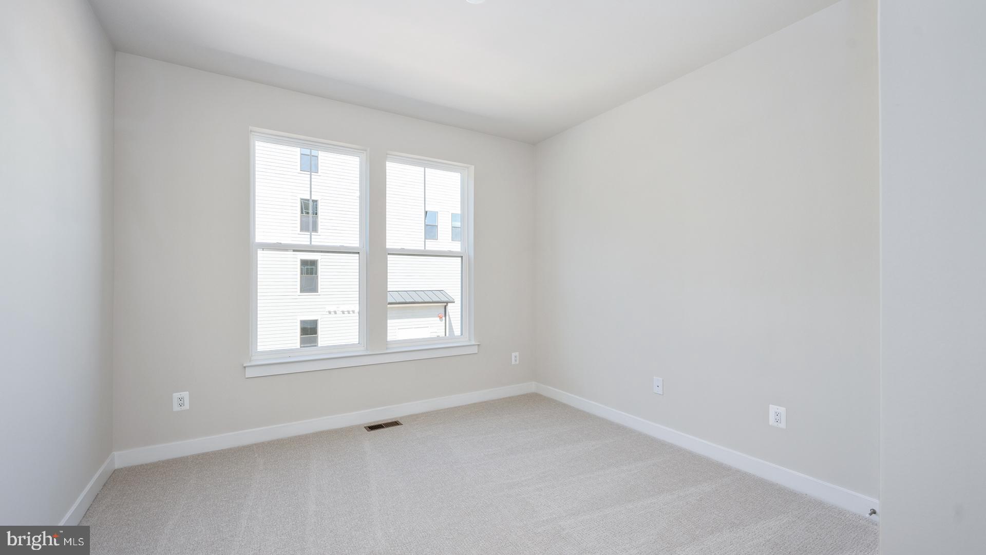 ONE LOUDOUN - Residential