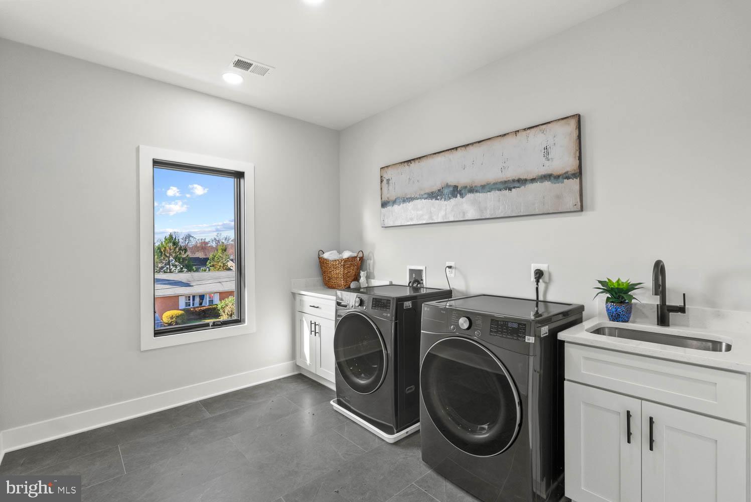 POWHATAN HILLS - Residential