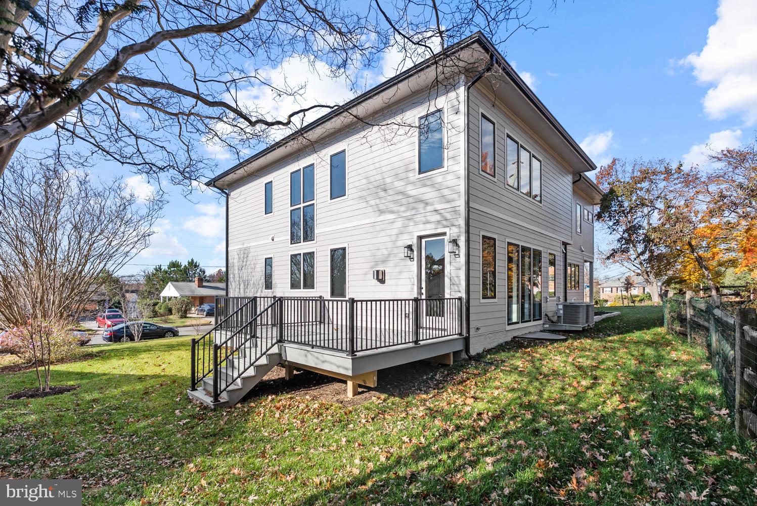 POWHATAN HILLS - Residential