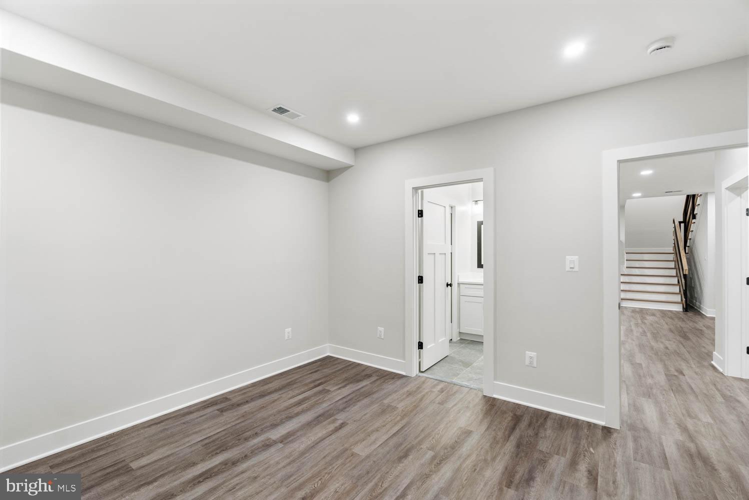 POWHATAN HILLS - Residential