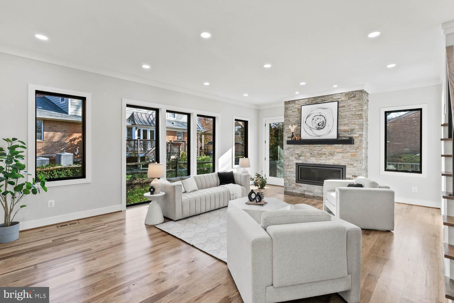 POWHATAN HILLS - Residential