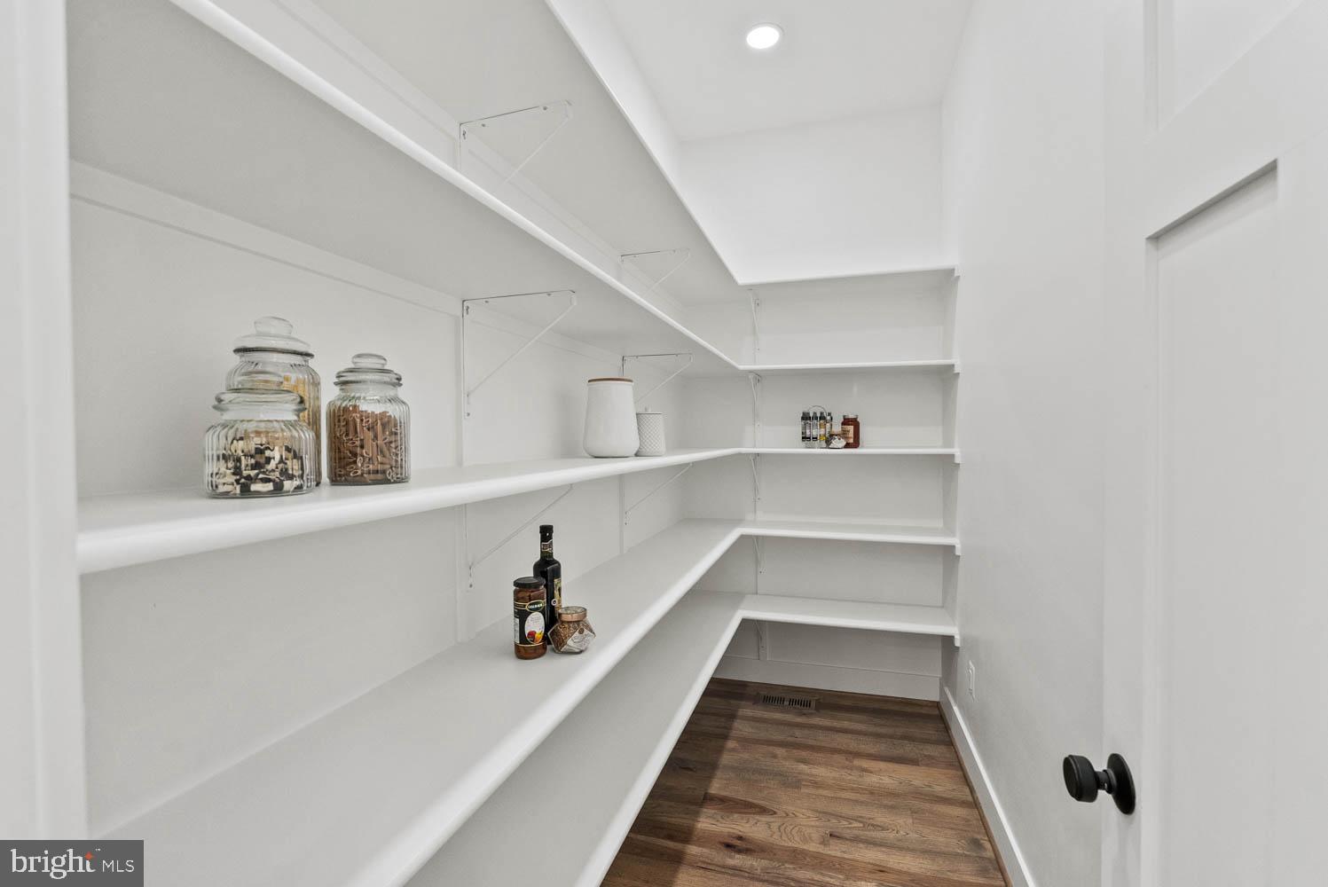 POWHATAN HILLS - Residential