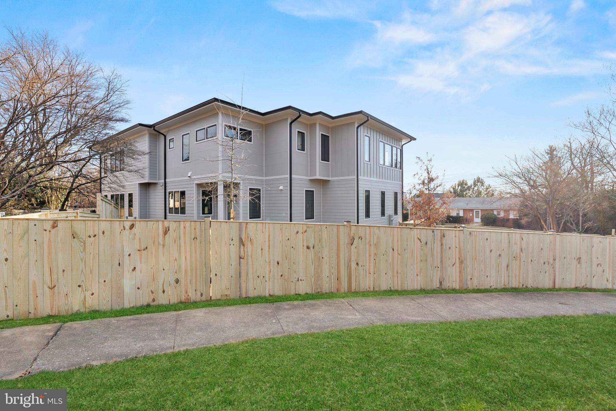 POWHATAN HILLS - Residential