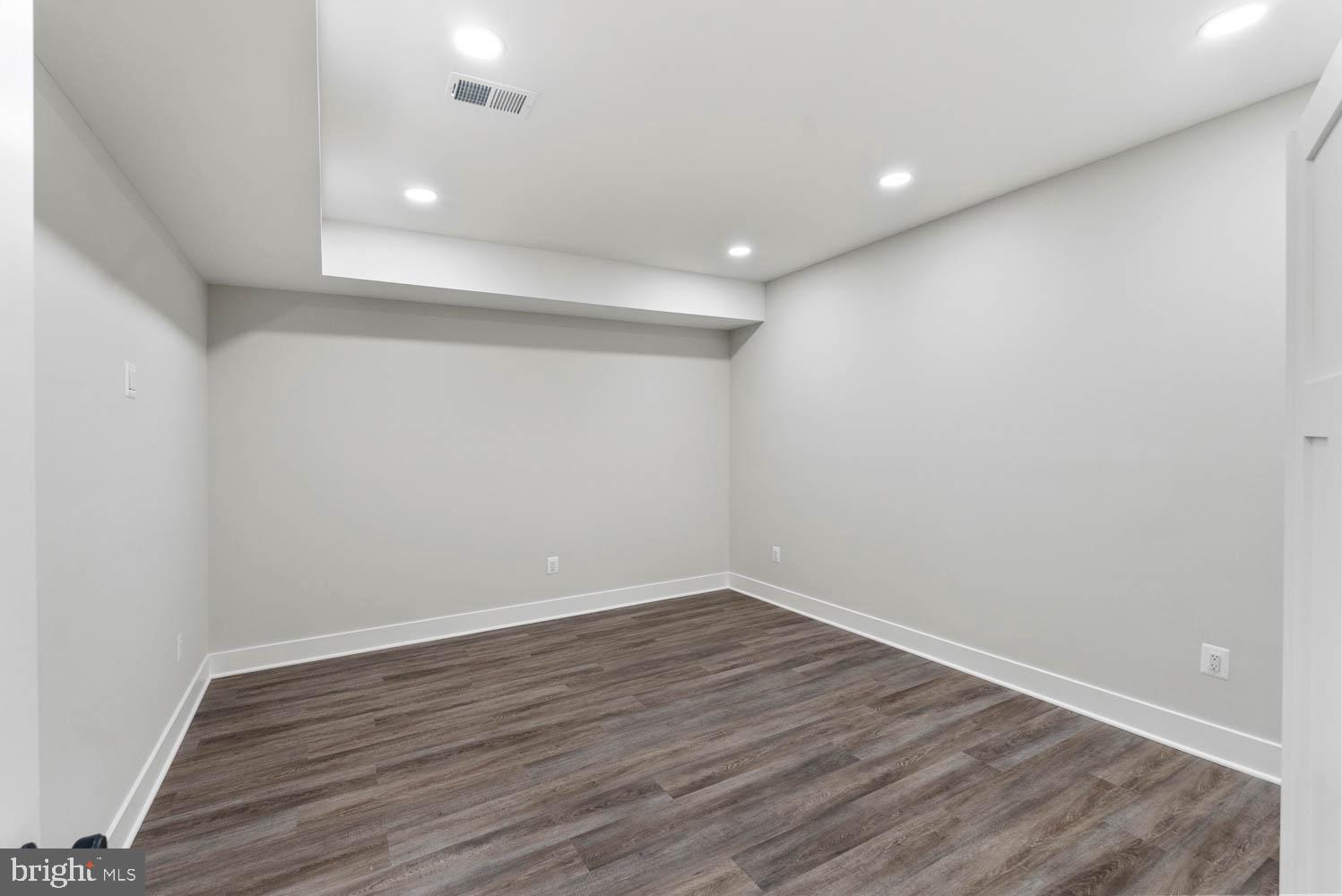 POWHATAN HILLS - Residential