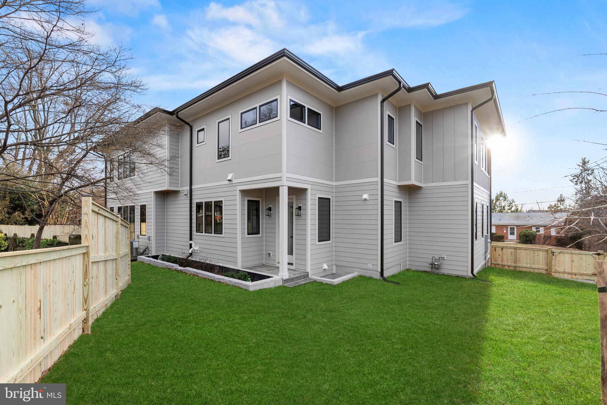 POWHATAN HILLS - Residential