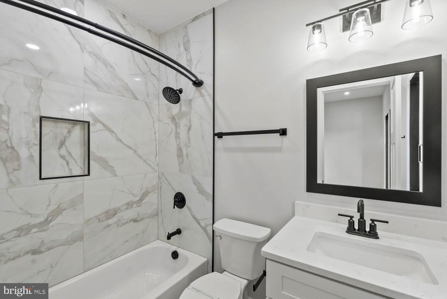 POWHATAN HILLS - Residential