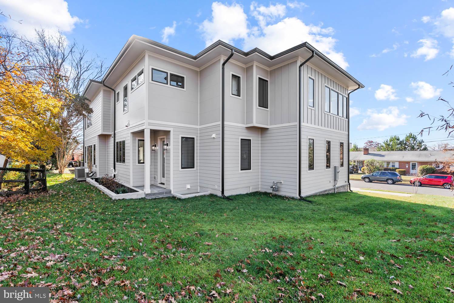 POWHATAN HILLS - Residential