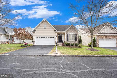 4388 BUTTERCUP CIRCLE COLLEGEVILLE PA 19426