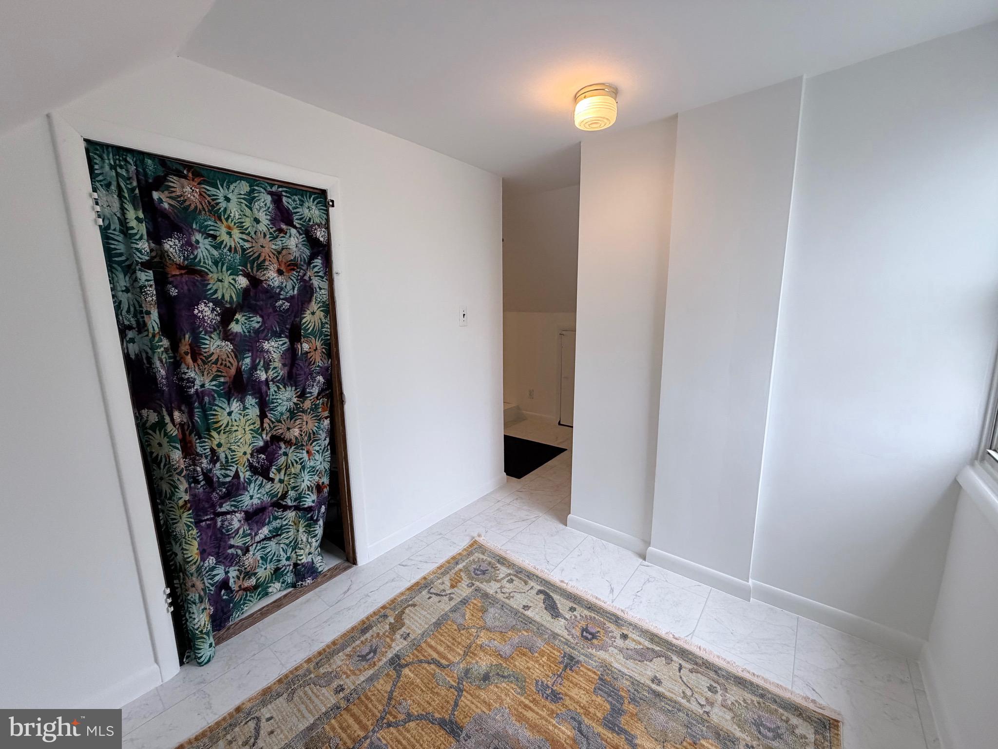 NORTH WOODSIDE - Residential Lease