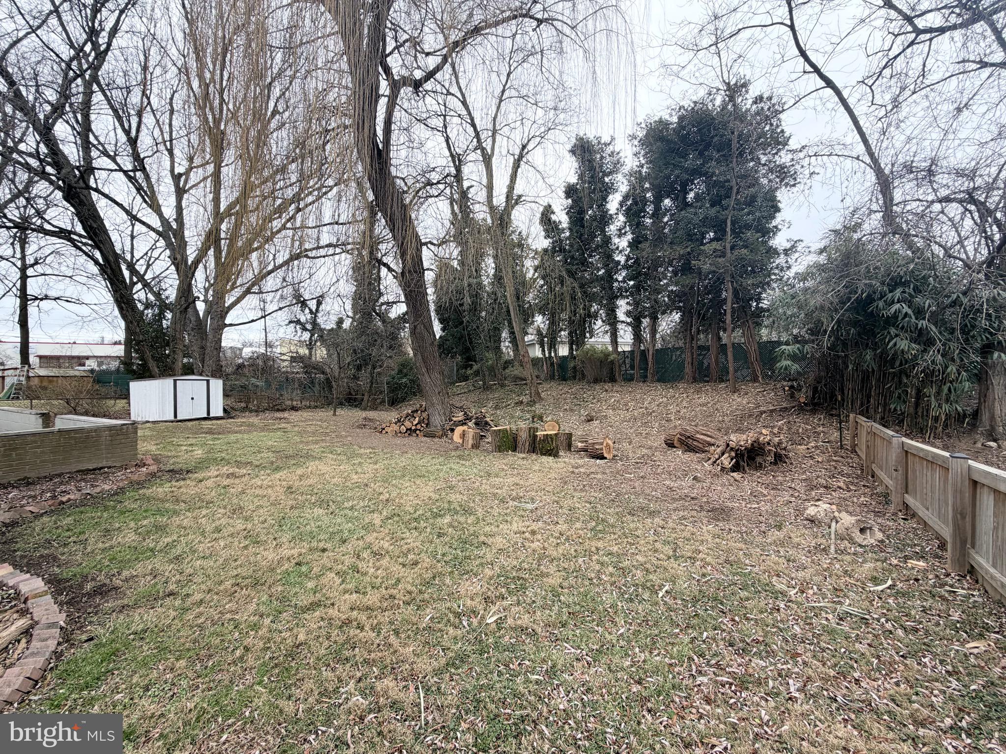 NORTH WOODSIDE - Residential Lease