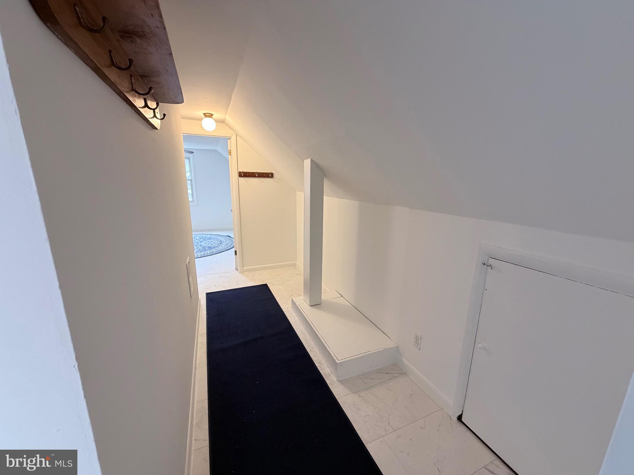 NORTH WOODSIDE - Residential Lease