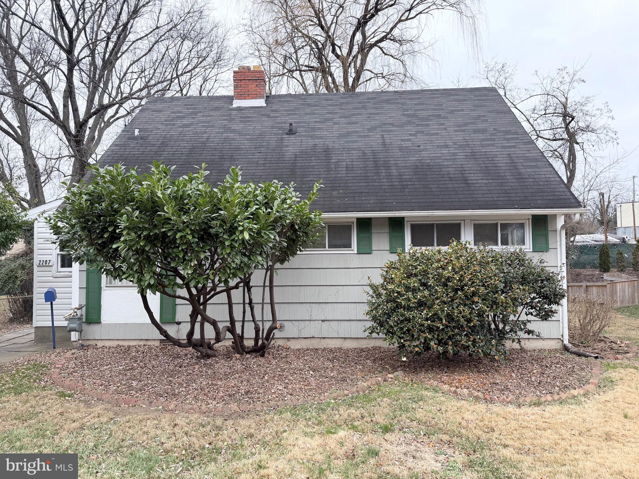 NORTH WOODSIDE - Residential Lease