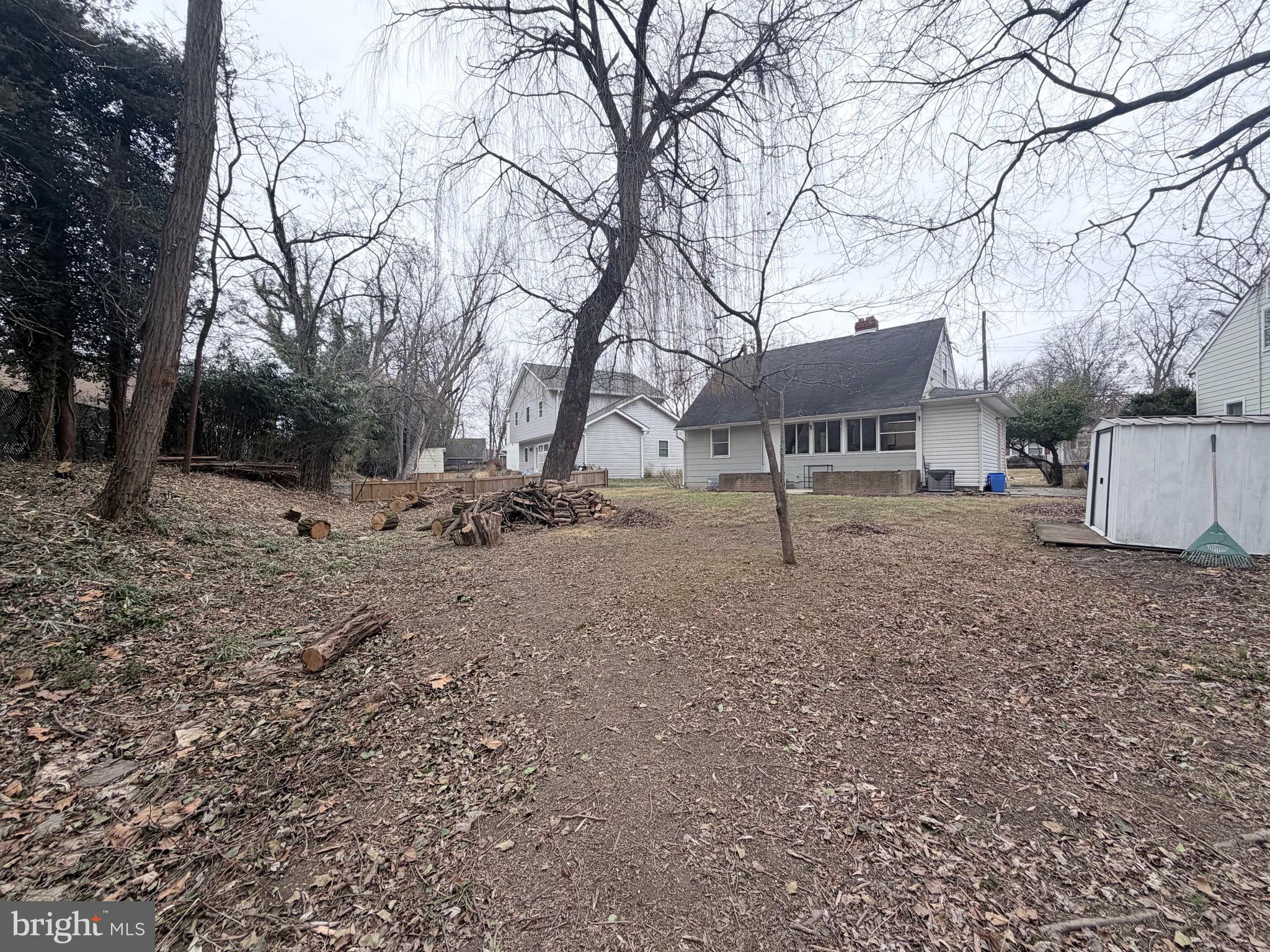 NORTH WOODSIDE - Residential Lease