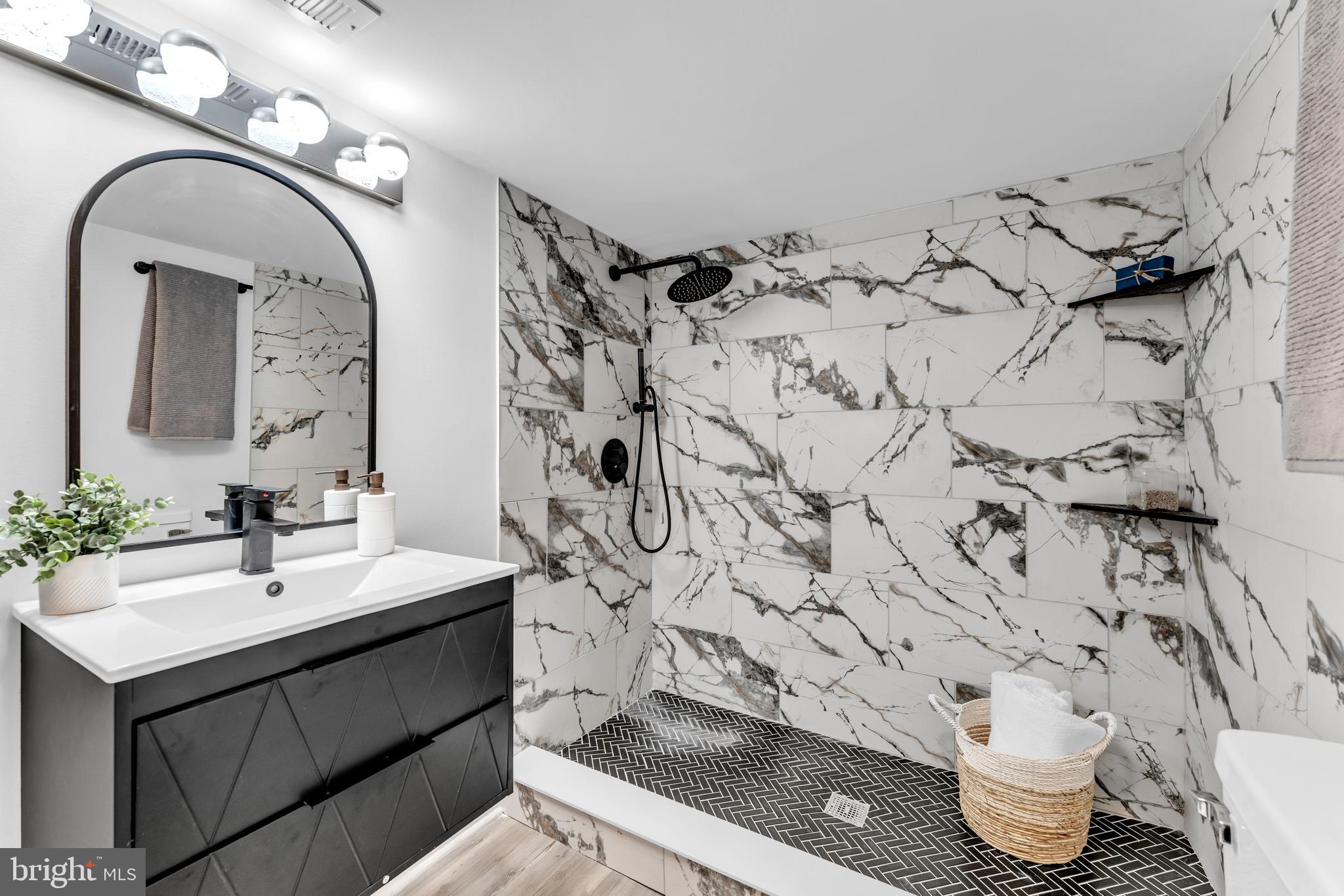 ELWOOD PARK - Residential Lease