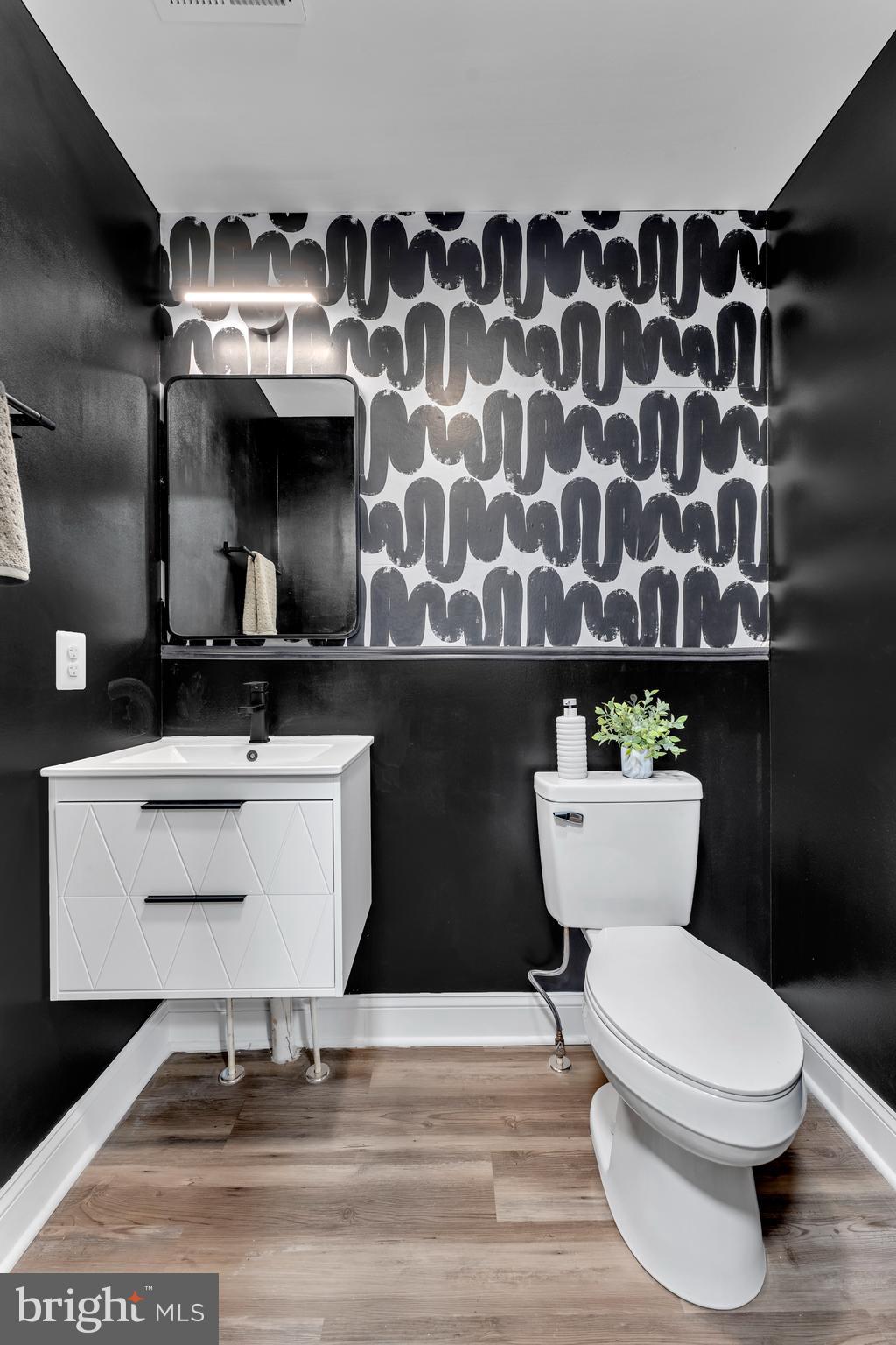 ELWOOD PARK - Residential Lease