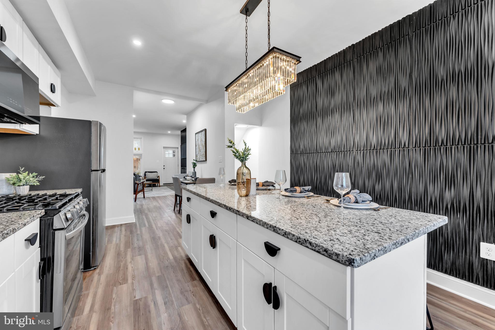 ELWOOD PARK - Residential Lease