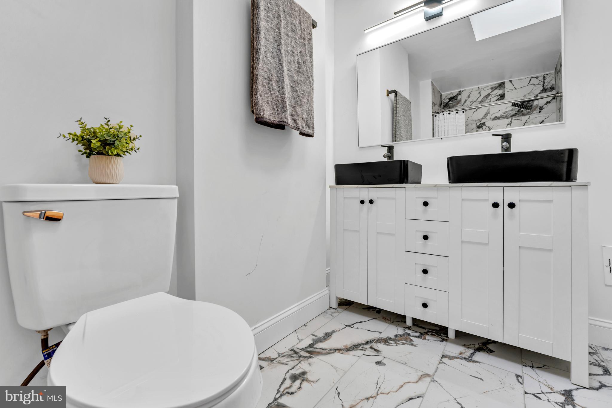 ELWOOD PARK - Residential Lease