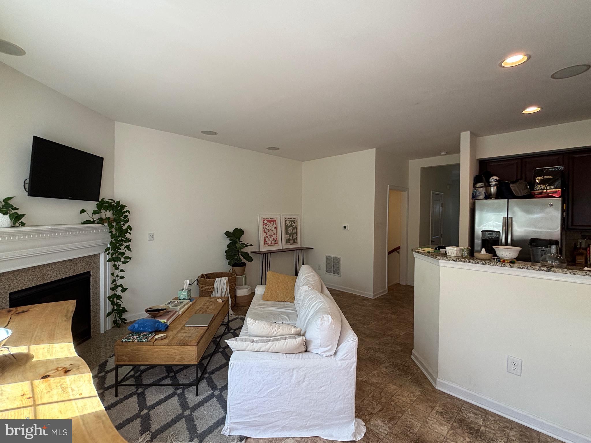 63 FRANKLIN CIRCLE 63