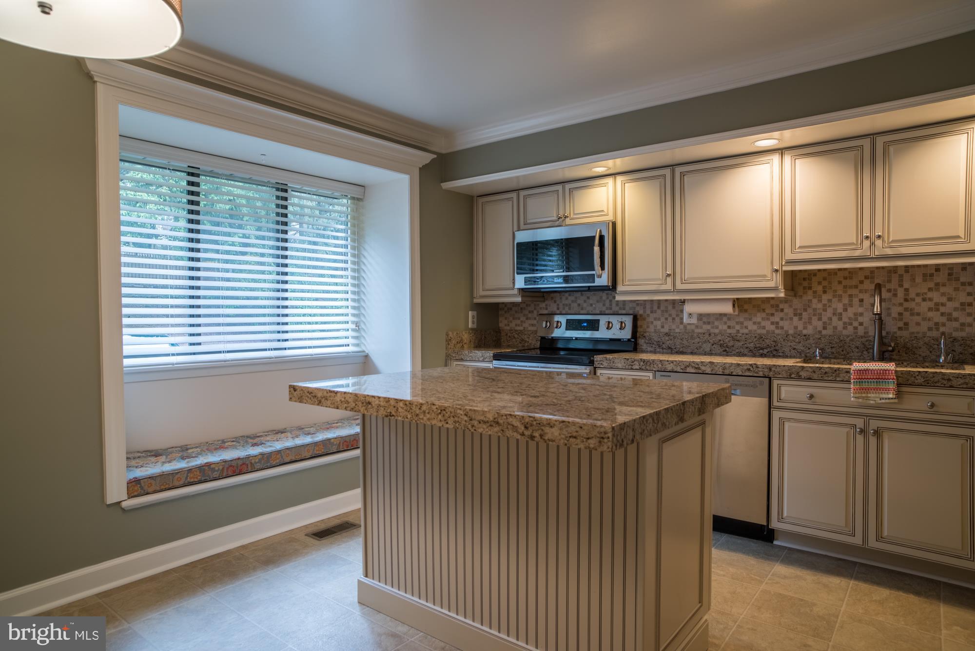 FIVE FARMS - Residential Lease