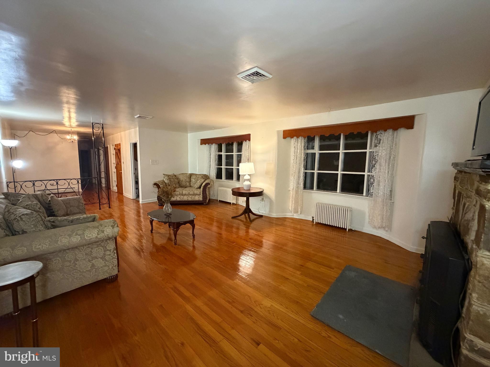 155 W 3RD AVENUE