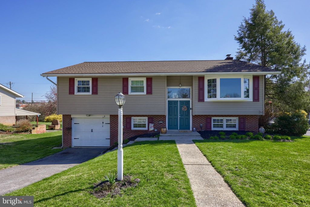 Photo of 410 Biscayne Road, Lancaster, PA 17601 (MLS # PALA2047790)