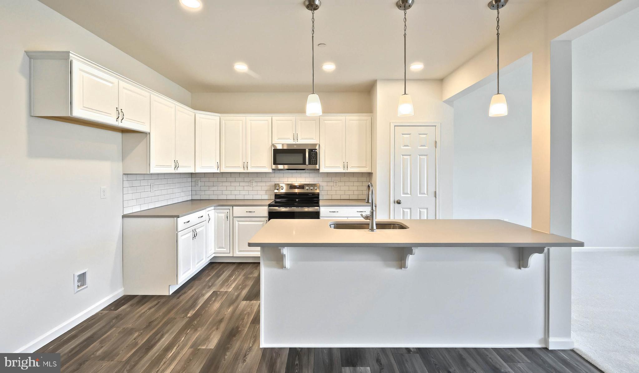 THE TOWNES AT BRIAR CREEK - Residential