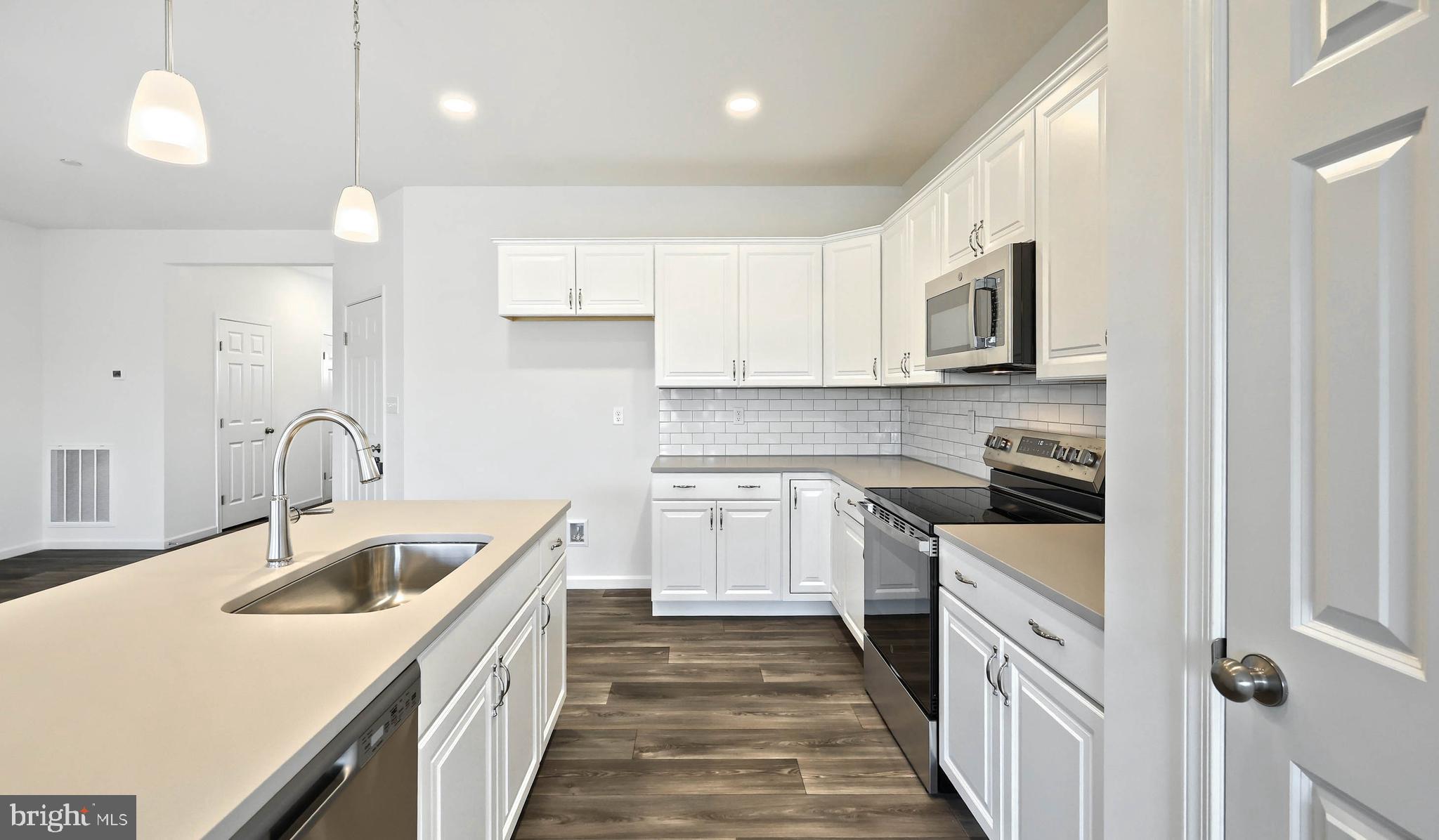 THE TOWNES AT BRIAR CREEK - Residential