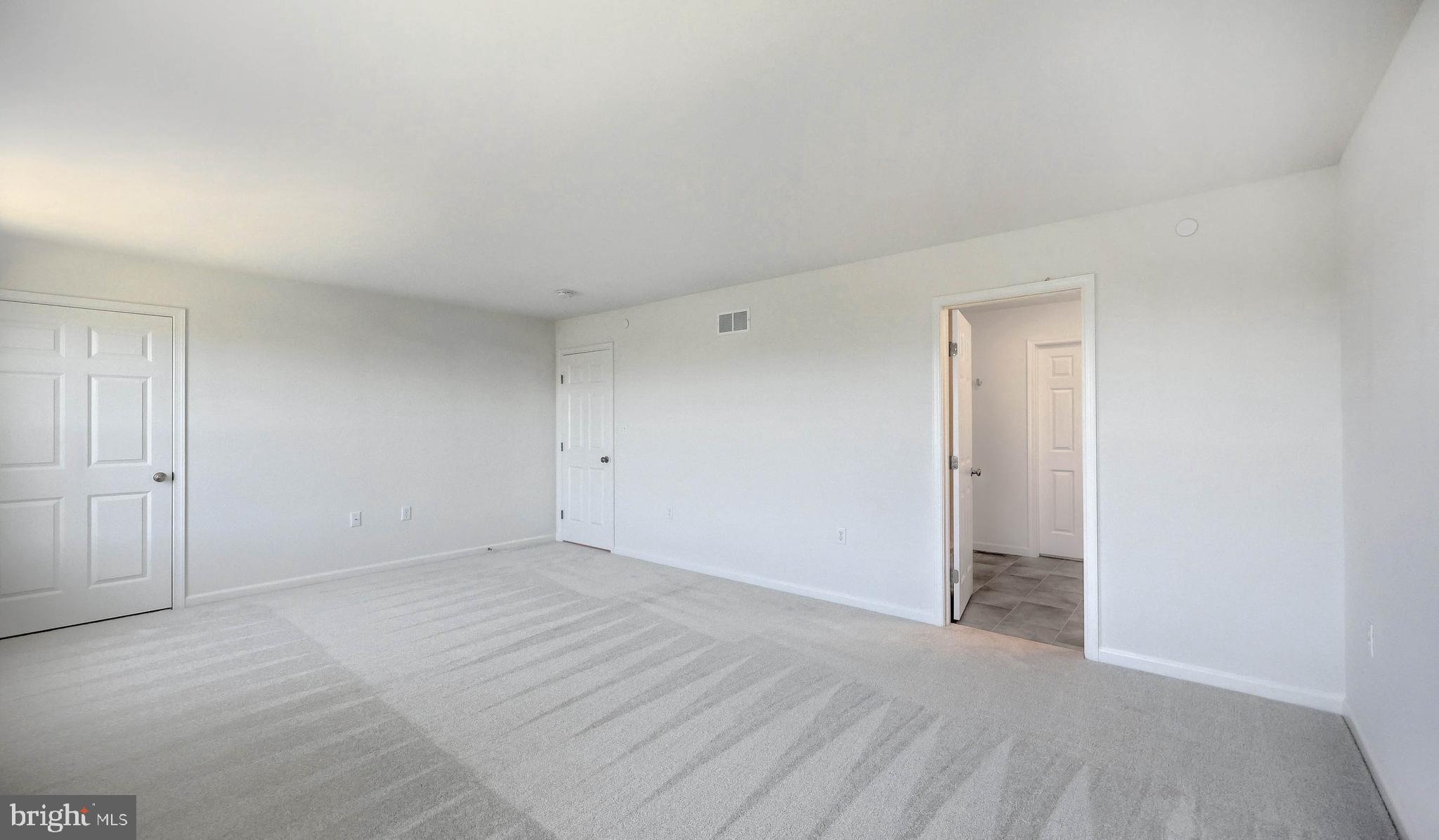 THE TOWNES AT BRIAR CREEK - Residential