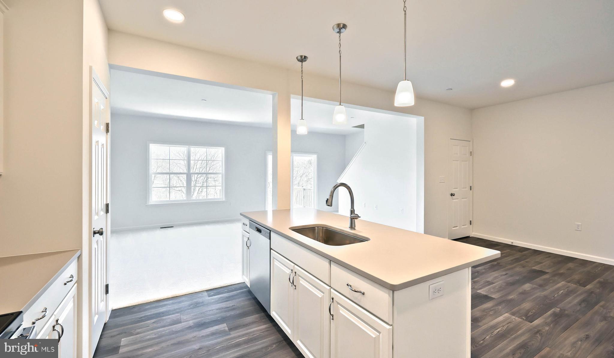 THE TOWNES AT BRIAR CREEK - Residential