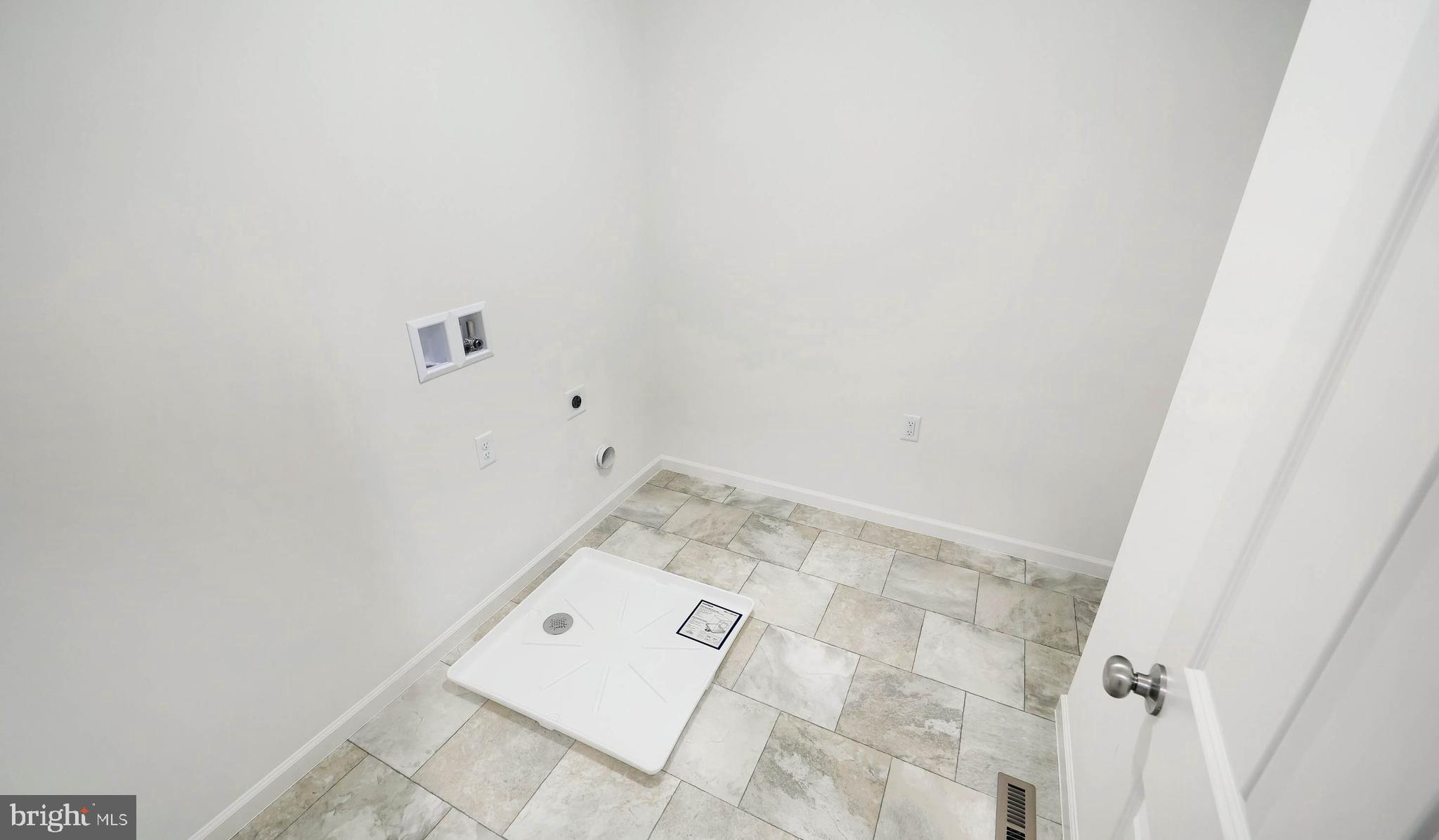 THE TOWNES AT BRIAR CREEK - Residential