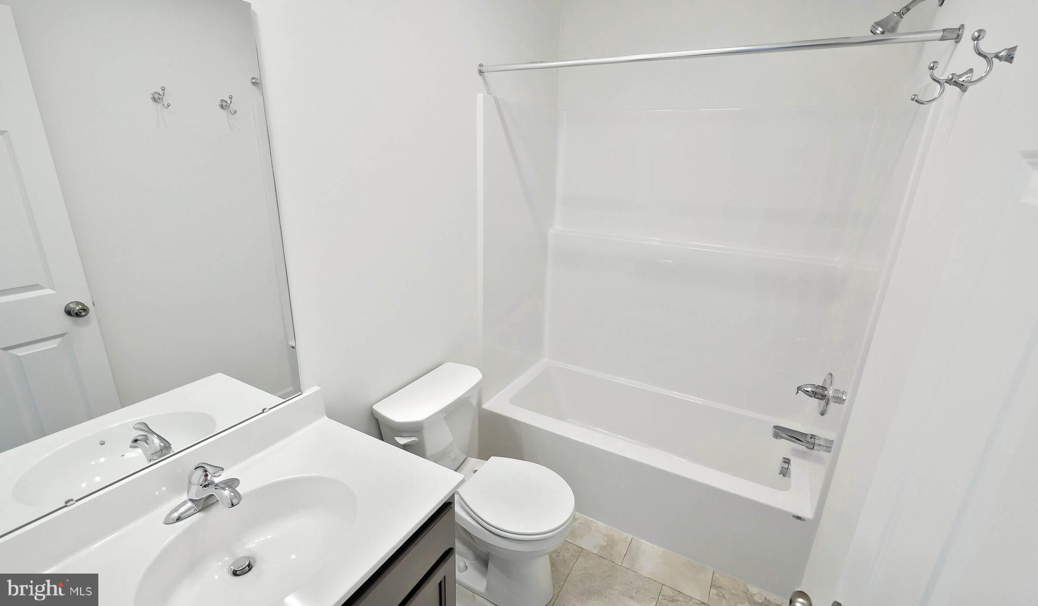 THE TOWNES AT BRIAR CREEK - Residential