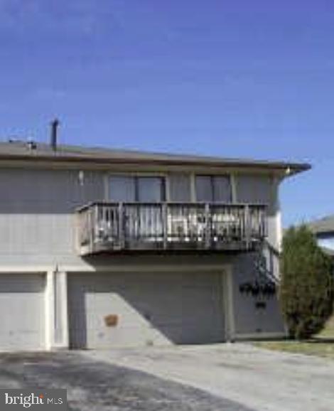 EDGEWATER VILLAGE - Residential