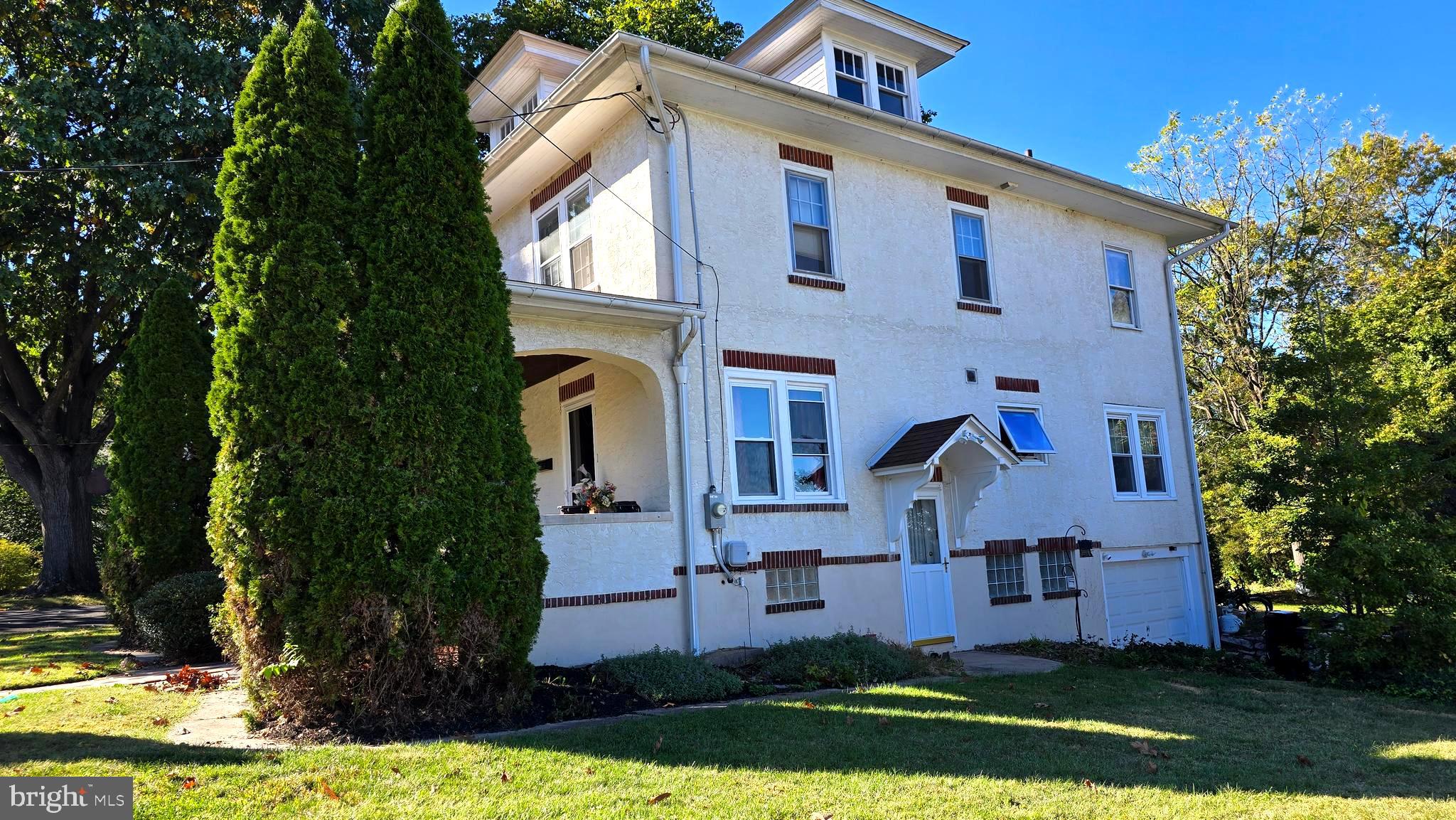 121 E SUMMIT STREET
