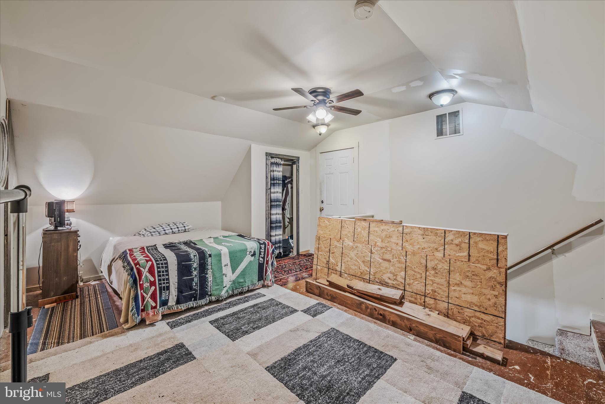 RED BARN - Residential