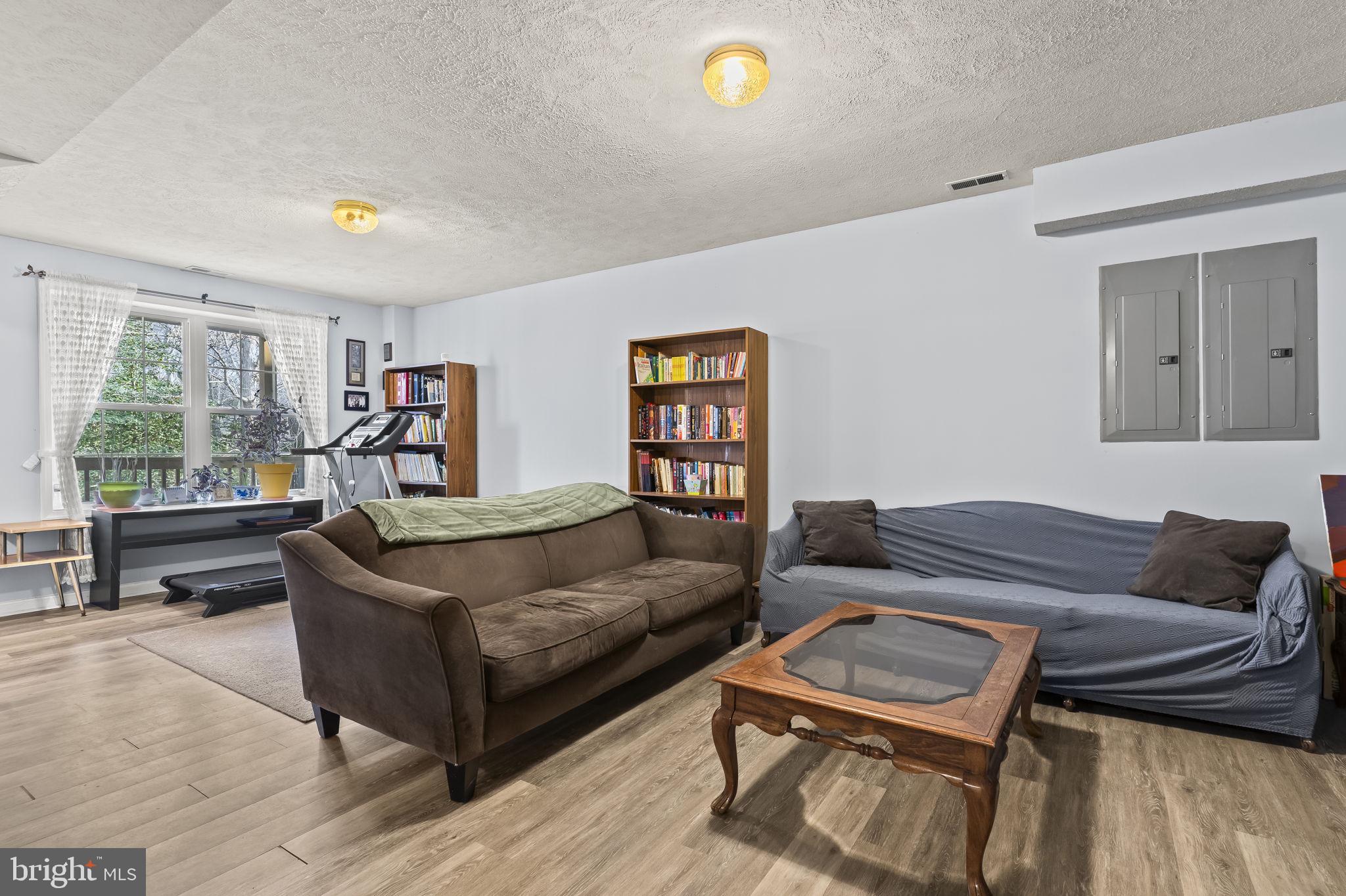 DRUM POINT - Residential