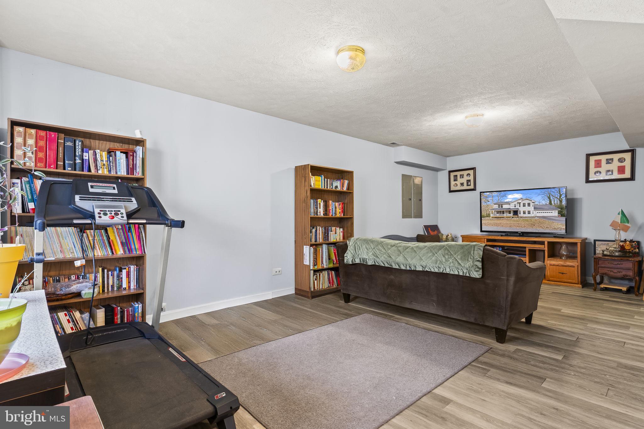 DRUM POINT - Residential