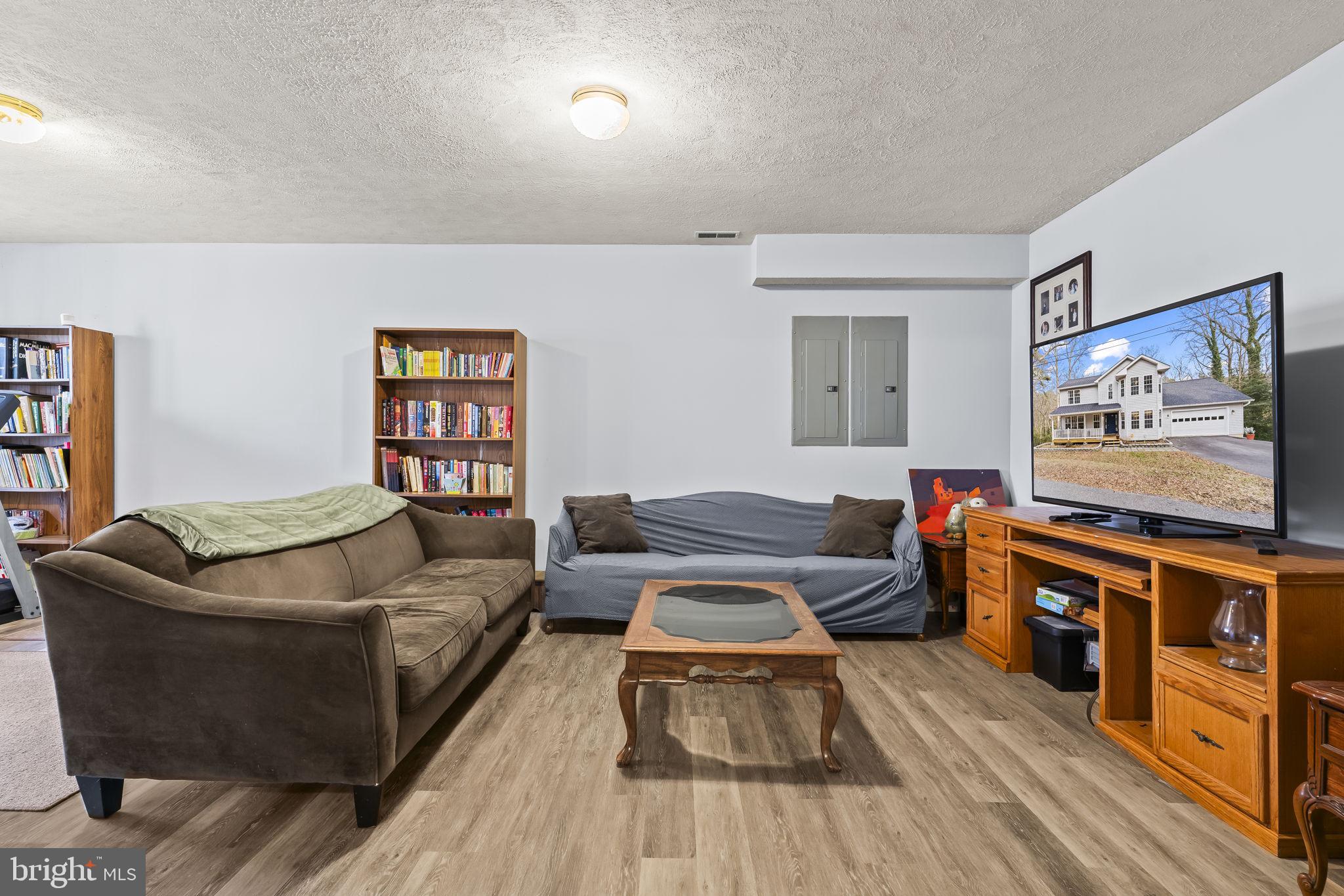 DRUM POINT - Residential