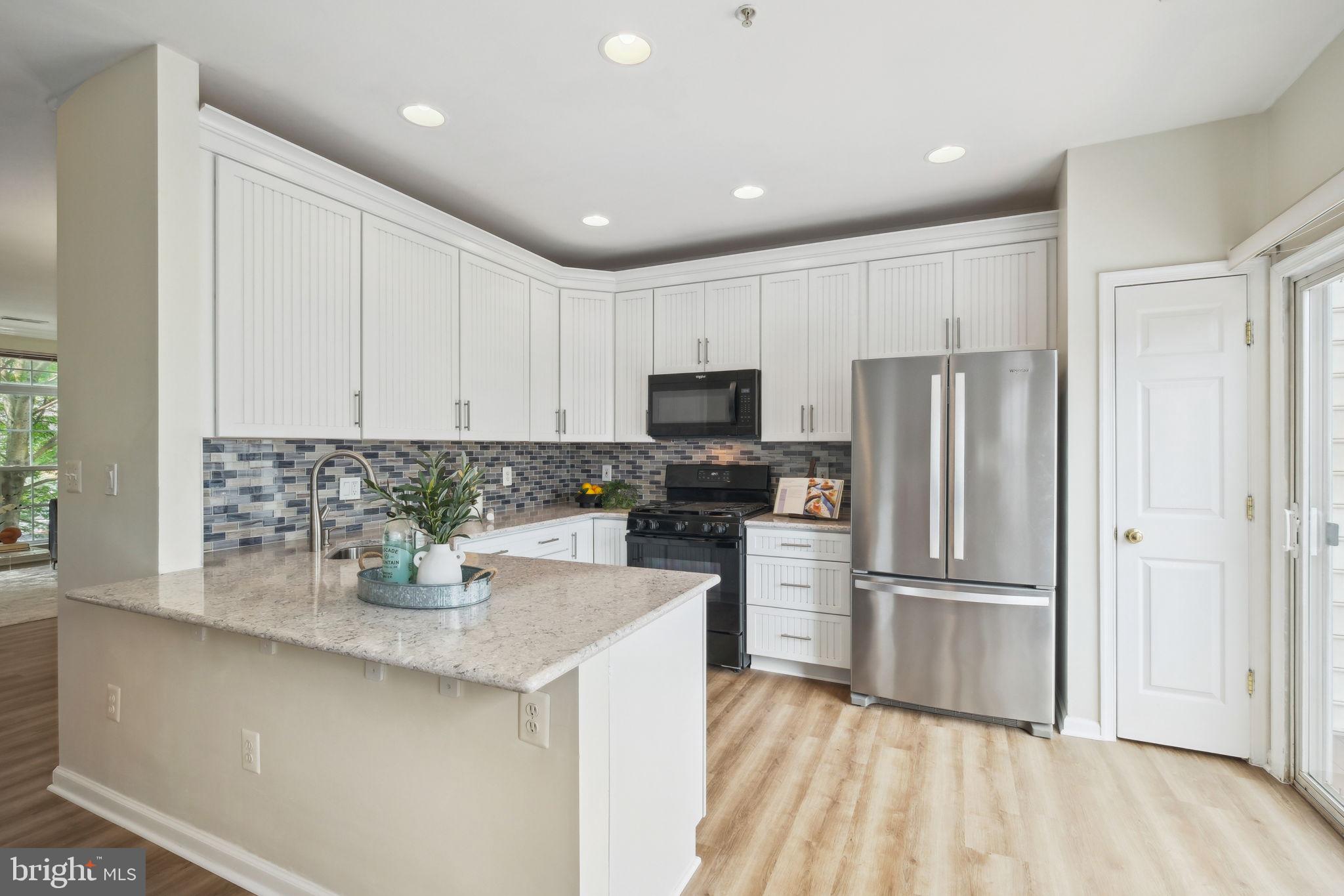 LAKELANDS - Residential