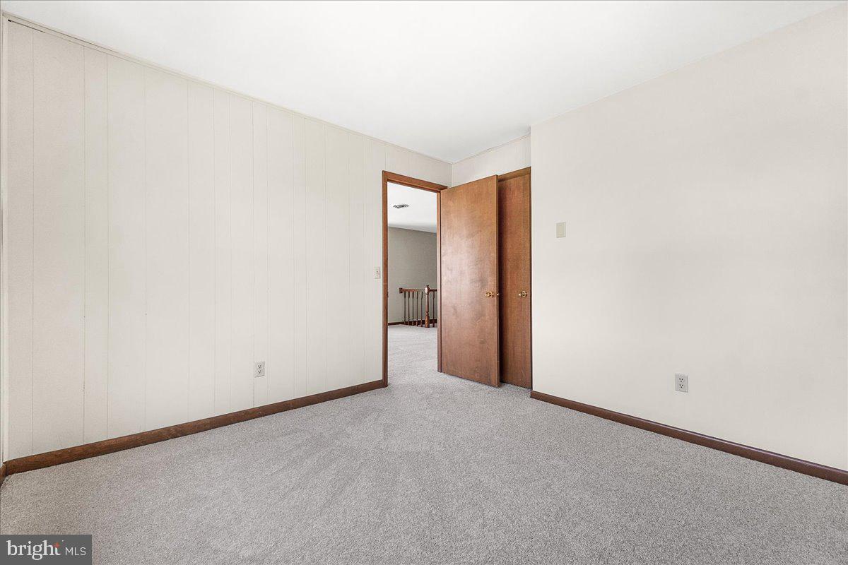 DEVON FARMS - Residential