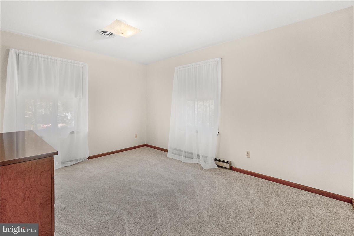 DEVON FARMS - Residential