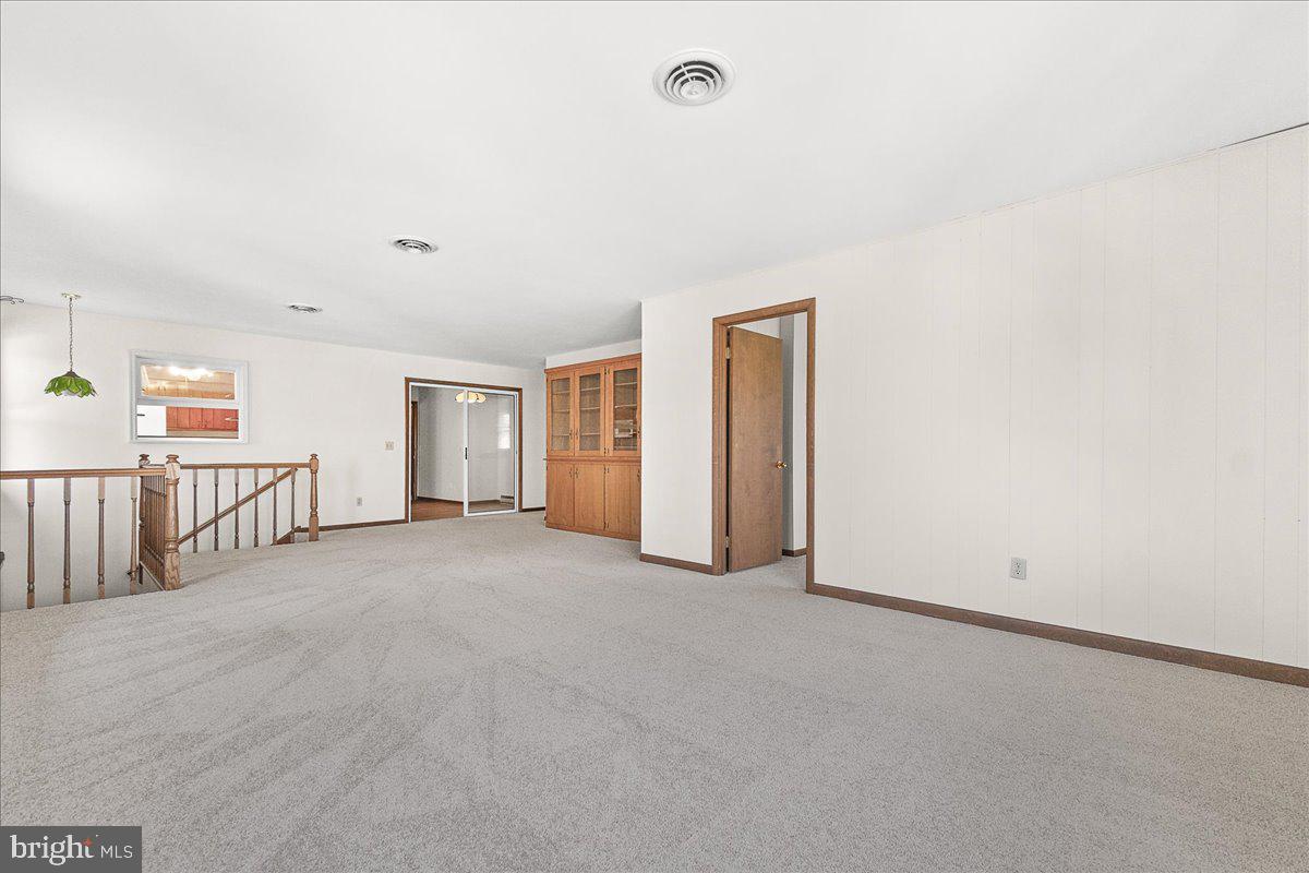 DEVON FARMS - Residential