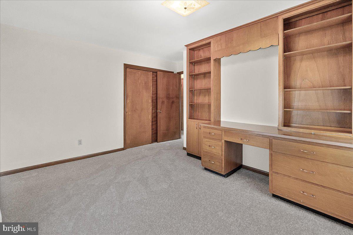 DEVON FARMS - Residential