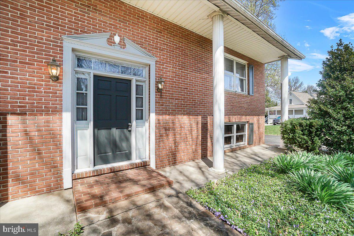 DEVON FARMS - Residential