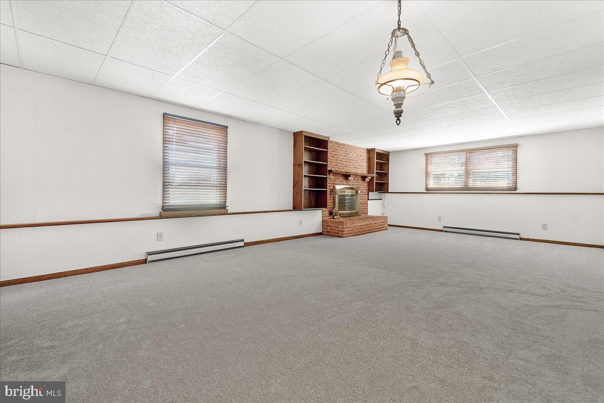 DEVON FARMS - Residential